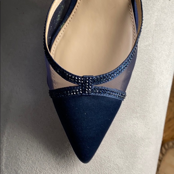 Size 9 Nina Blythe heel in Navy - Picture 3 of 5